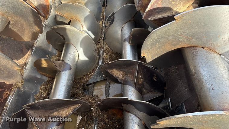 image for item FG0071 1989 Ford L8000 feed mixer truck