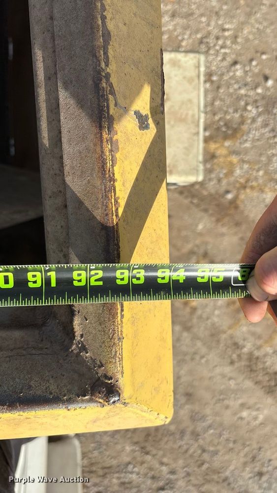 image for item FG0071 1989 Ford L8000 feed mixer truck