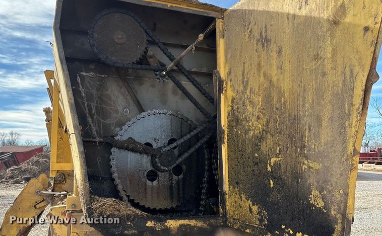 image for item FG0071 1989 Ford L8000 feed mixer truck