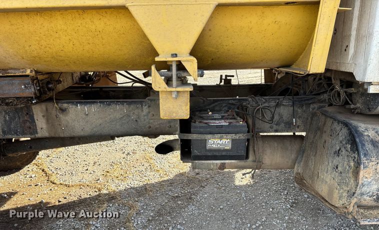 image for item FG0071 1989 Ford L8000 feed mixer truck