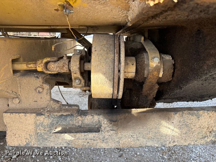 image for item FG0071 1989 Ford L8000 feed mixer truck