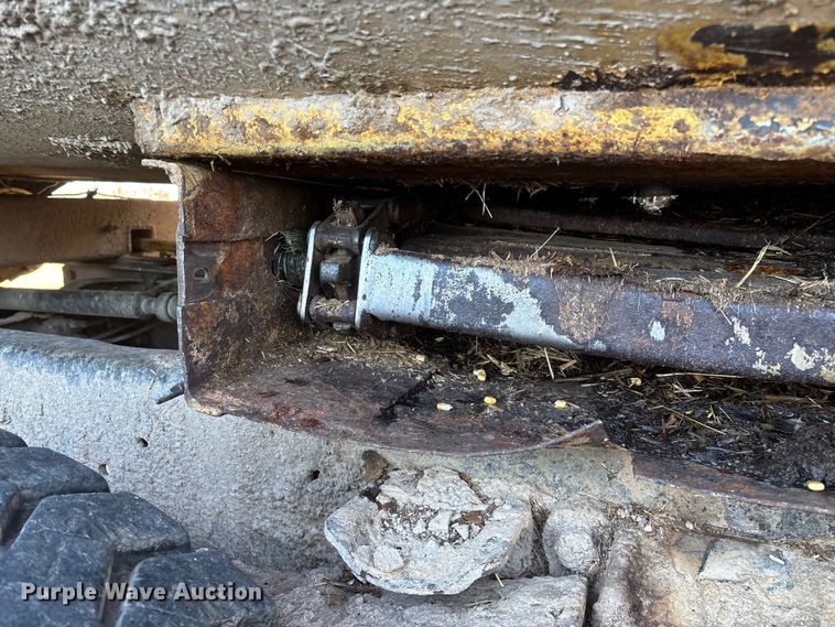 image for item FG0071 1989 Ford L8000 feed mixer truck