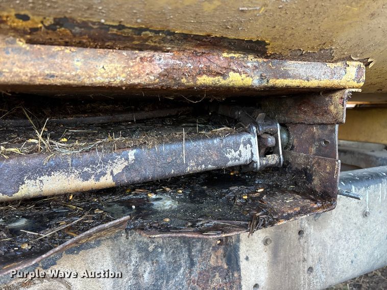 image for item FG0071 1989 Ford L8000 feed mixer truck