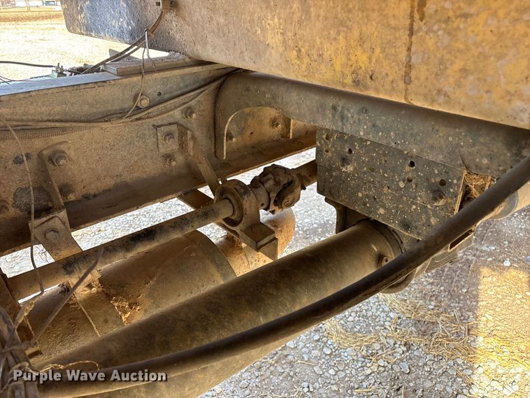 image for item FG0071 1989 Ford L8000 feed mixer truck