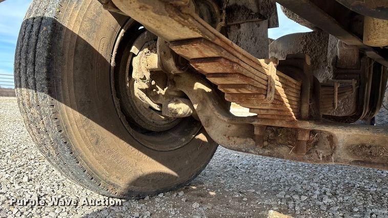 image for item FG0071 1989 Ford L8000 feed mixer truck