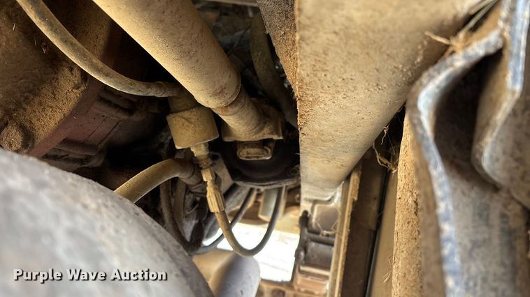 image for item FG0071 1989 Ford L8000 feed mixer truck