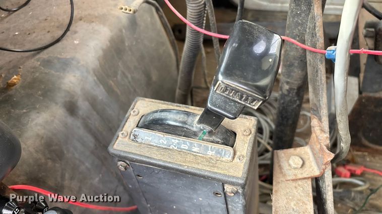 image for item FG0071 1989 Ford L8000 feed mixer truck