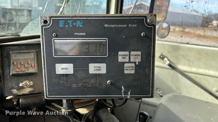 image for item FG0071 1989 Ford L8000 feed mixer truck