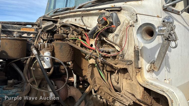 image for item FG0071 1989 Ford L8000 feed mixer truck