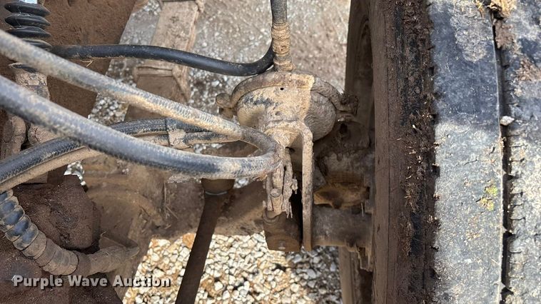 image for item FG0071 1989 Ford L8000 feed mixer truck