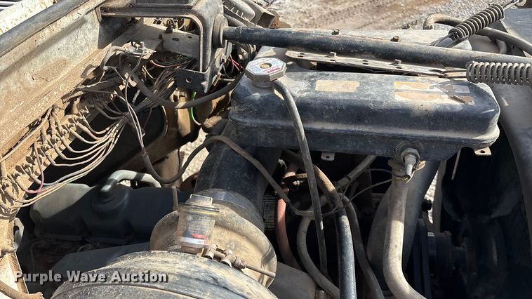 image for item FG0071 1989 Ford L8000 feed mixer truck