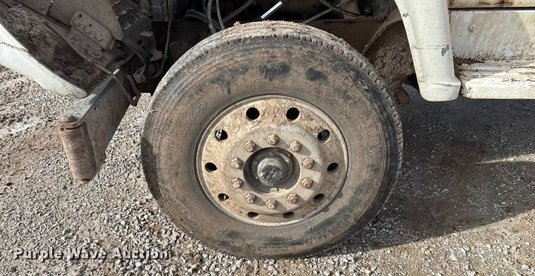 image for item FG0071 1989 Ford L8000 feed mixer truck