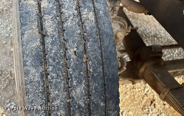 image for item FG0071 1989 Ford L8000 feed mixer truck