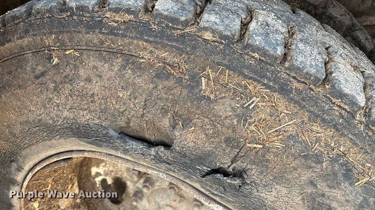 image for item FG0071 1989 Ford L8000 feed mixer truck