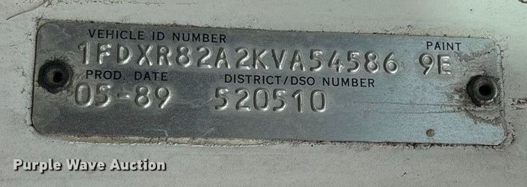 image for item FG0071 1989 Ford L8000 feed mixer truck