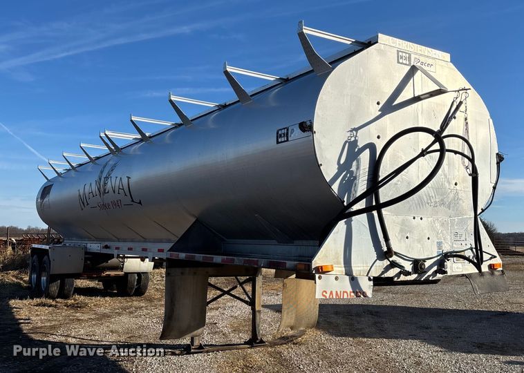 image for item FG0072 1996 CEI Pacer AT35L feed delivery trailer