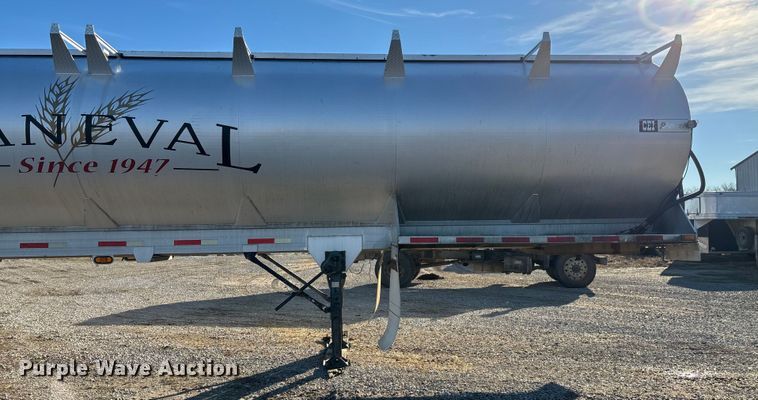 image for item FG0072 1996 CEI Pacer AT35L feed delivery trailer