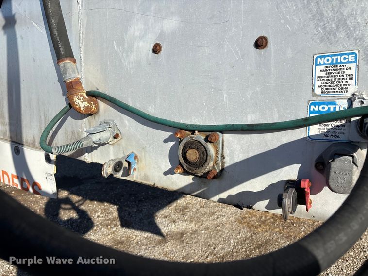 image for item FG0072 1996 CEI Pacer AT35L feed delivery trailer