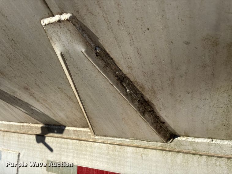 image for item FG0072 1996 CEI Pacer AT35L feed delivery trailer