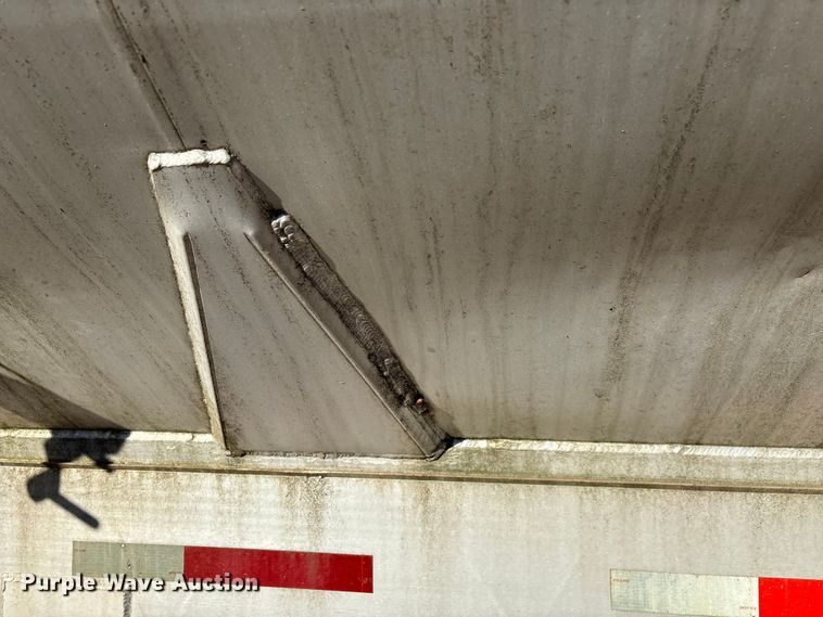 image for item FG0072 1996 CEI Pacer AT35L feed delivery trailer