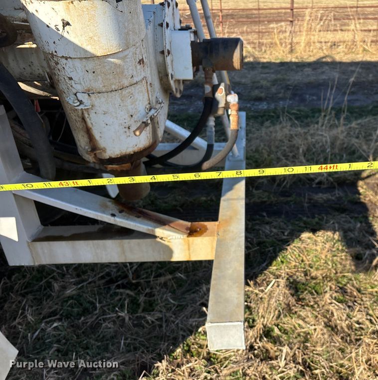 image for item FG0072 1996 CEI Pacer AT35L feed delivery trailer