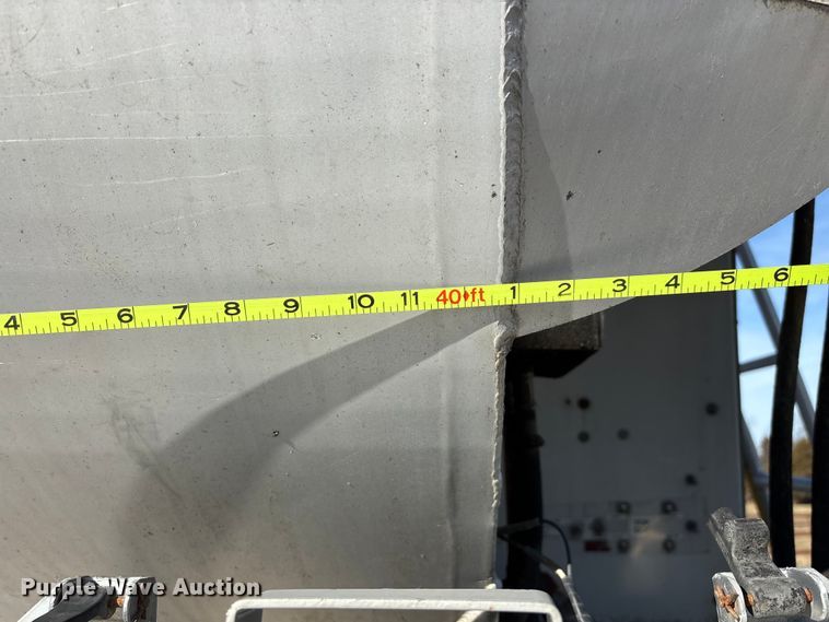 image for item FG0072 1996 CEI Pacer AT35L feed delivery trailer