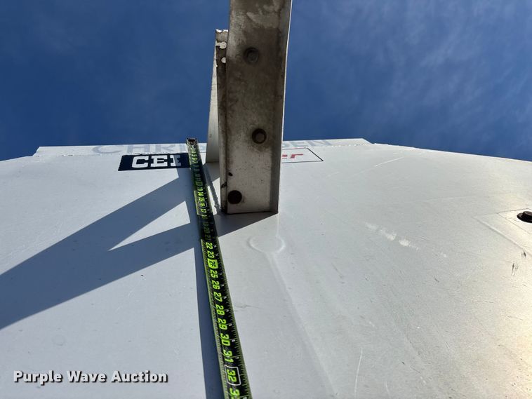 image for item FG0072 1996 CEI Pacer AT35L feed delivery trailer