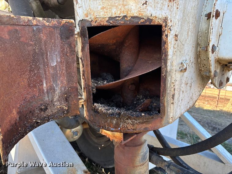 image for item FG0072 1996 CEI Pacer AT35L feed delivery trailer