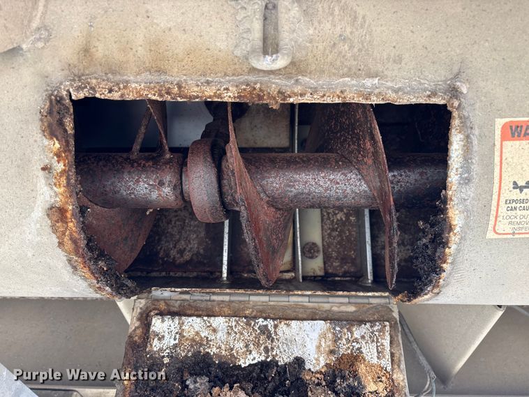 image for item FG0072 1996 CEI Pacer AT35L feed delivery trailer