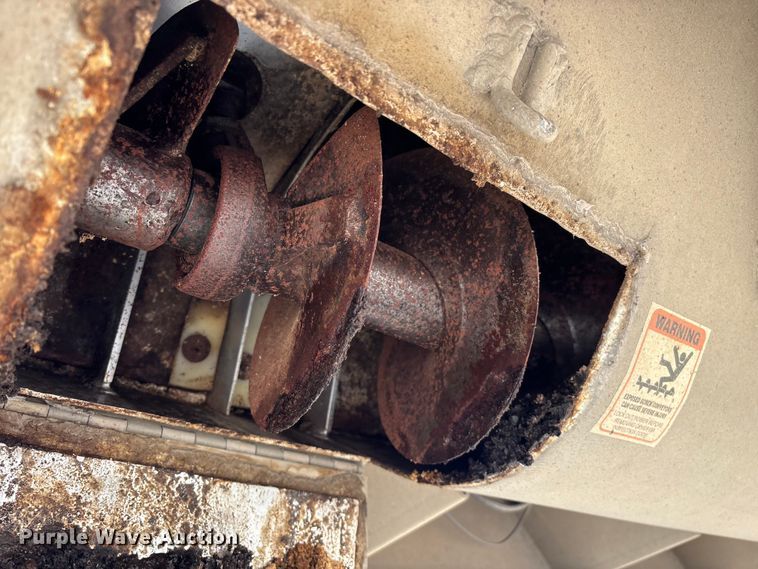 image for item FG0072 1996 CEI Pacer AT35L feed delivery trailer