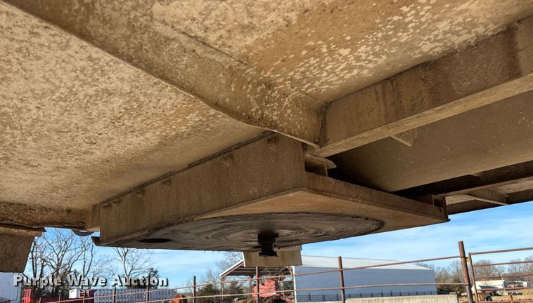 image for item FG0072 1996 CEI Pacer AT35L feed delivery trailer