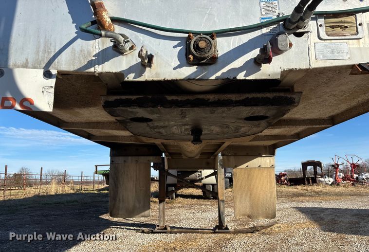 image for item FG0072 1996 CEI Pacer AT35L feed delivery trailer