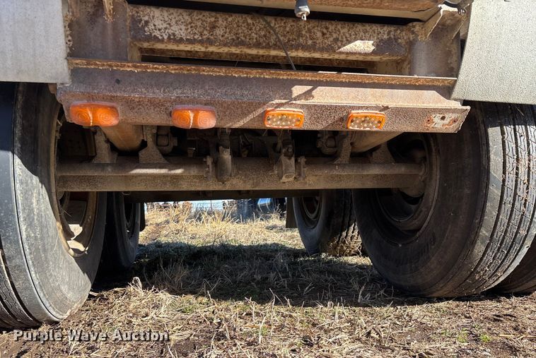 image for item FG0072 1996 CEI Pacer AT35L feed delivery trailer