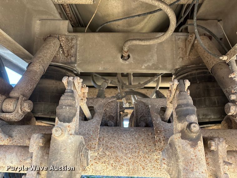 image for item FG0072 1996 CEI Pacer AT35L feed delivery trailer