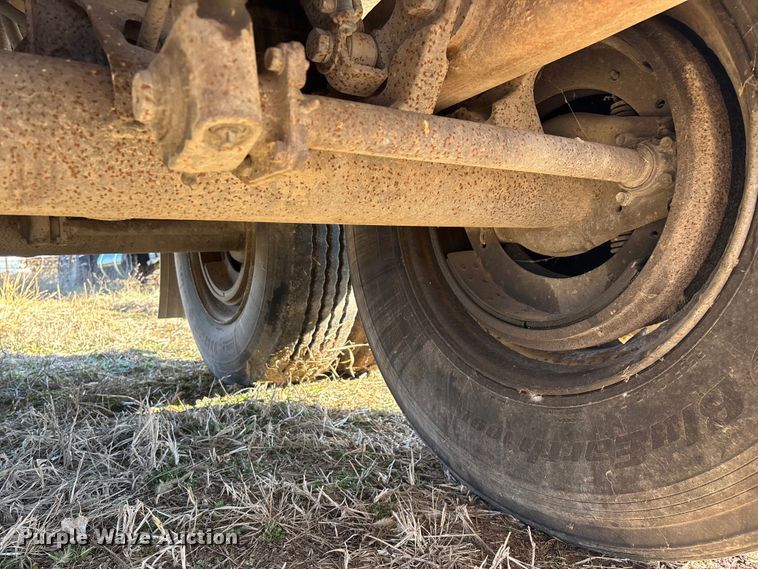 image for item FG0072 1996 CEI Pacer AT35L feed delivery trailer