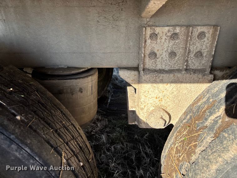 image for item FG0072 1996 CEI Pacer AT35L feed delivery trailer