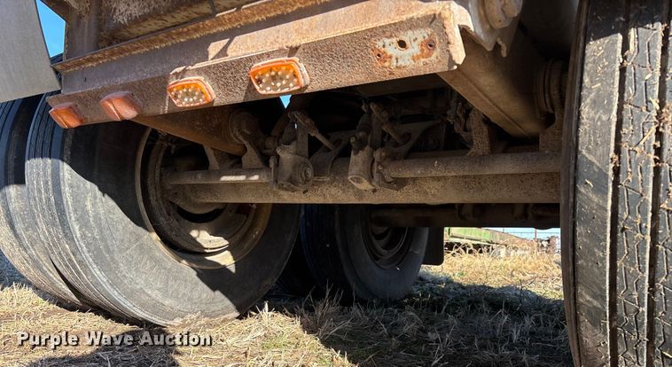 image for item FG0072 1996 CEI Pacer AT35L feed delivery trailer