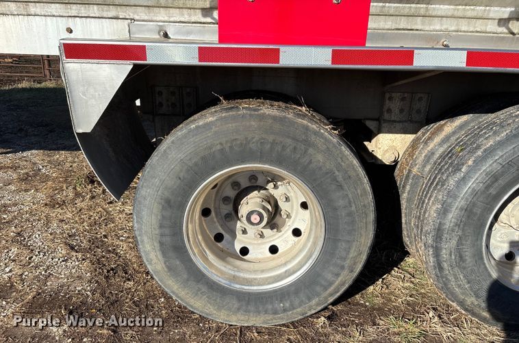 image for item FG0072 1996 CEI Pacer AT35L feed delivery trailer