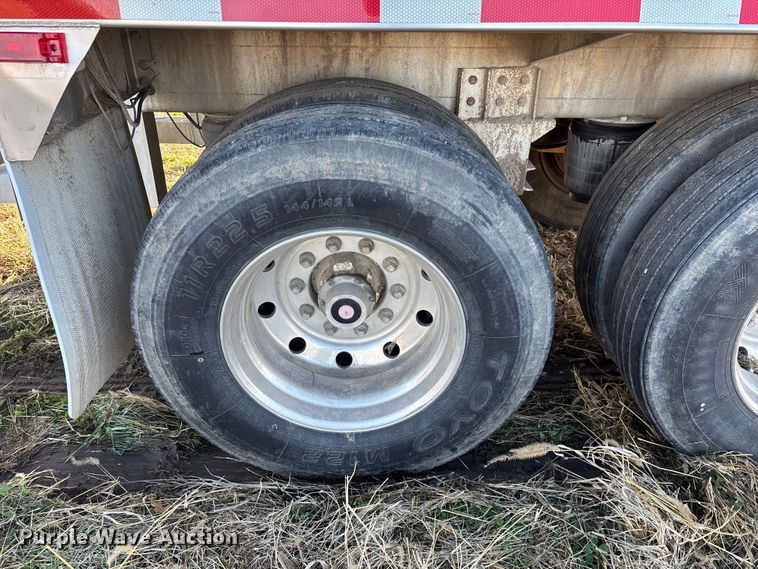 image for item FG0072 1996 CEI Pacer AT35L feed delivery trailer