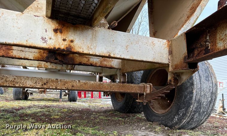 image for item FG0073 Willmar 500 spreader