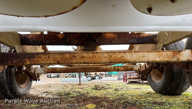 image for item FG0073 Willmar 500 spreader