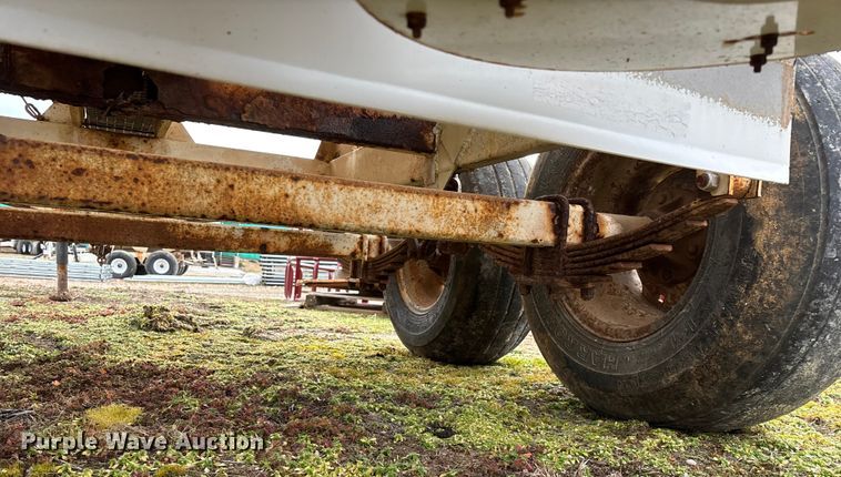 image for item FG0073 Willmar 500 spreader