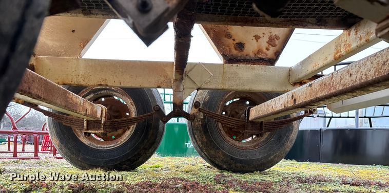 image for item FG0073 Willmar 500 spreader