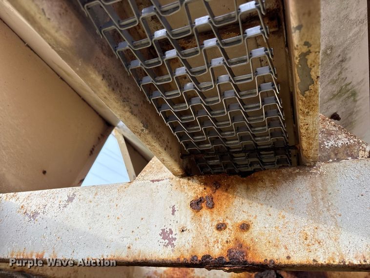 image for item FG0073 Willmar 500 spreader