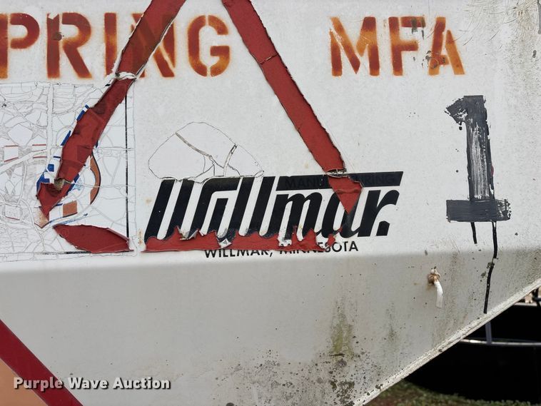 image for item FG0074 Willmar 500 spreader