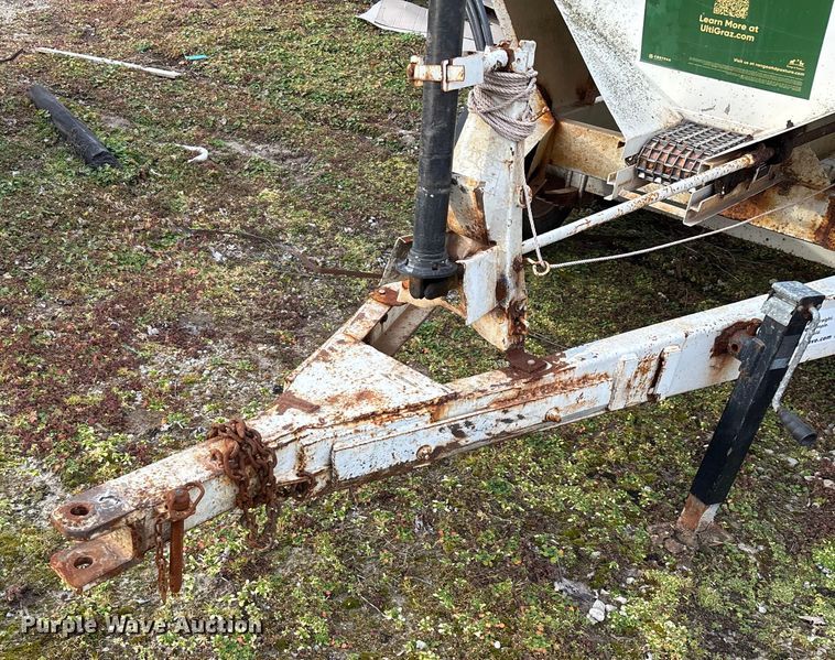 image for item FG0074 Willmar 500 spreader