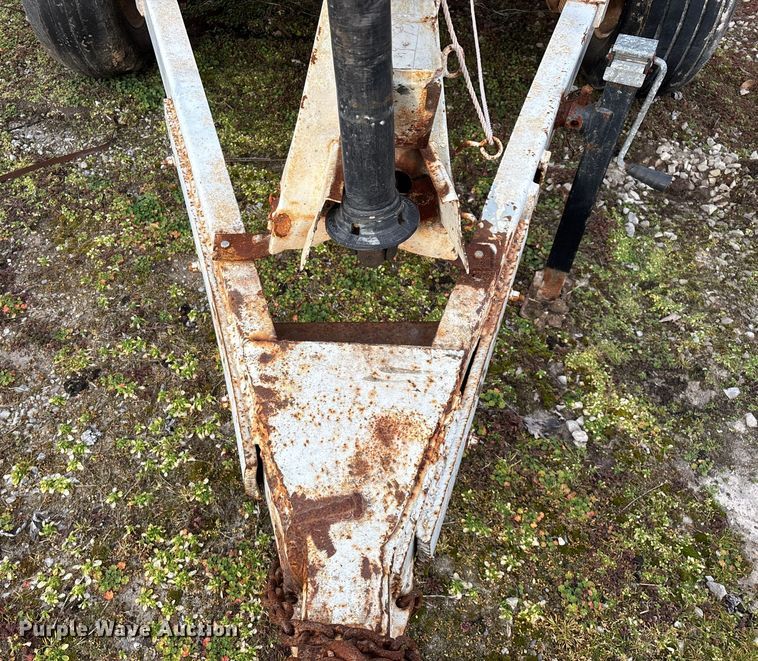 image for item FG0074 Willmar 500 spreader