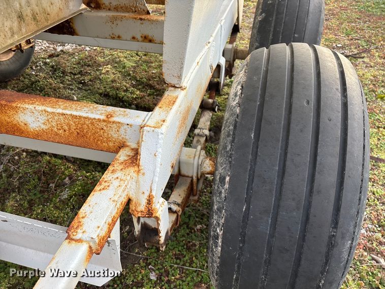 image for item FG0074 Willmar 500 spreader