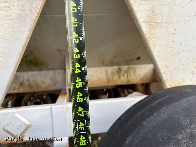 image for item FG0074 Willmar 500 spreader