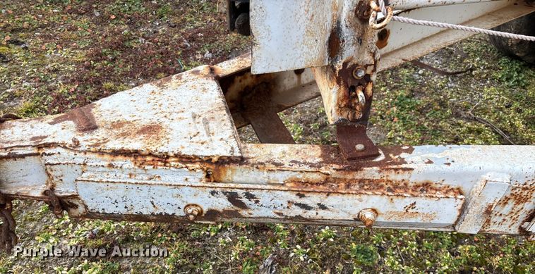 image for item FG0074 Willmar 500 spreader